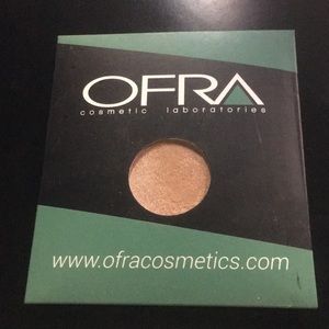 Eyeshadow/highlighter